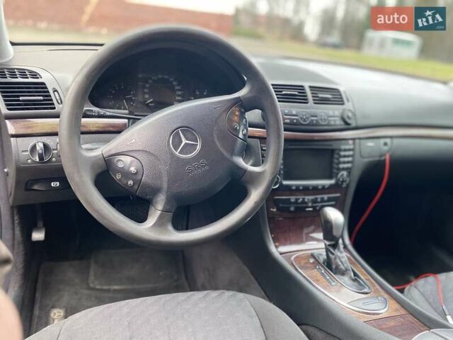 Чорний Мерседес Е-Клас, об'ємом двигуна 2.1 л та пробігом 360 тис. км за 5300 $, фото 6 на Automoto.ua