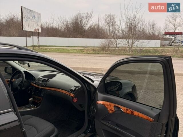 Черный Мерседес Е-Класс, объемом двигателя 2.7 л и пробегом 362 тыс. км за 5200 $, фото 9 на Automoto.ua