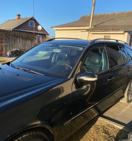 Черный Мерседес Е-Класс, объемом двигателя 3.22 л и пробегом 343 тыс. км за 6650 $, фото 4 на Automoto.ua