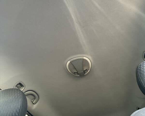 Черный Мерседес Е-Класс, объемом двигателя 2.7 л и пробегом 544 тыс. км за 6300 $, фото 20 на Automoto.ua