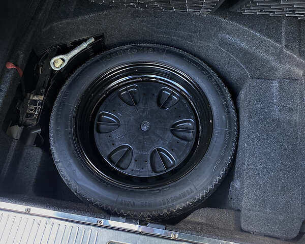 Чорний Мерседес Е-Клас, об'ємом двигуна 3 л та пробігом 300 тис. км за 7000 $, фото 9 на Automoto.ua