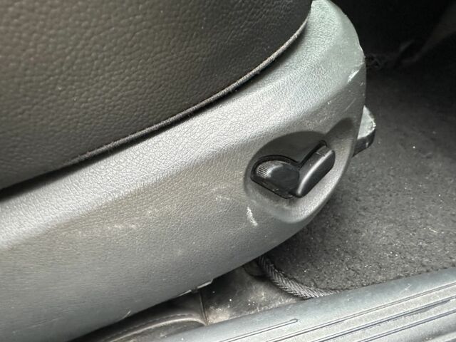 Черный Мерседес Е-Класс, объемом двигателя 3.2 л и пробегом 280 тыс. км за 3600 $, фото 7 на Automoto.ua