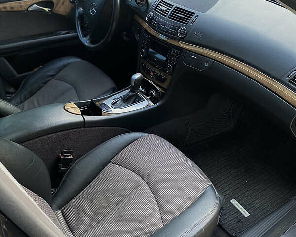 Чорний Мерседес Е-Клас, об'ємом двигуна 3 л та пробігом 300 тис. км за 7000 $, фото 15 на Automoto.ua