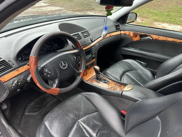 Черный Мерседес Е-Класс, объемом двигателя 3.2 л и пробегом 280 тыс. км за 360 $, фото 12 на Automoto.ua