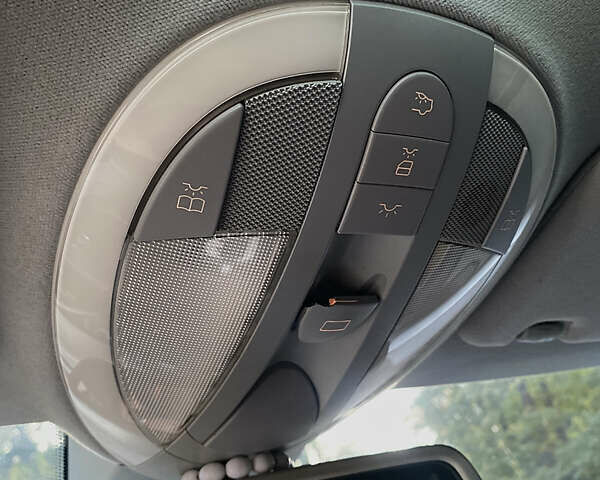 Чорний Мерседес Е-Клас, об'ємом двигуна 3 л та пробігом 300 тис. км за 7000 $, фото 10 на Automoto.ua