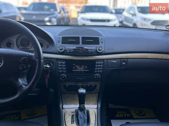 Черный Мерседес Е-Класс, объемом двигателя 3 л и пробегом 230 тыс. км за 8800 $, фото 17 на Automoto.ua