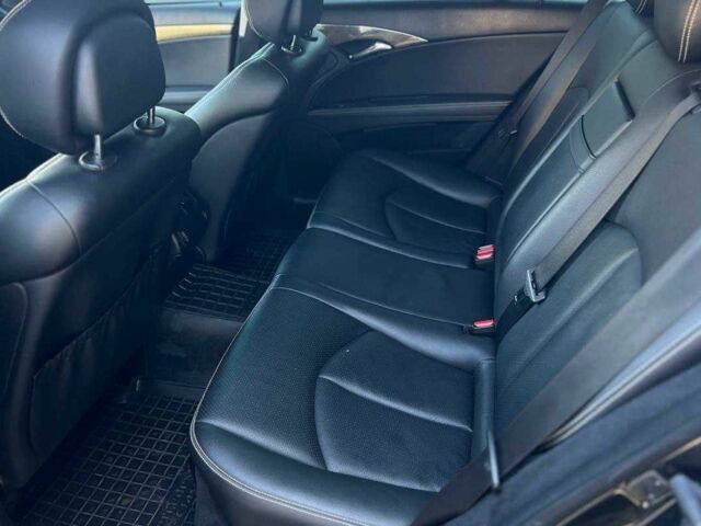 Черный Мерседес Е-Класс, объемом двигателя 3 л и пробегом 230 тыс. км за 8800 $, фото 21 на Automoto.ua