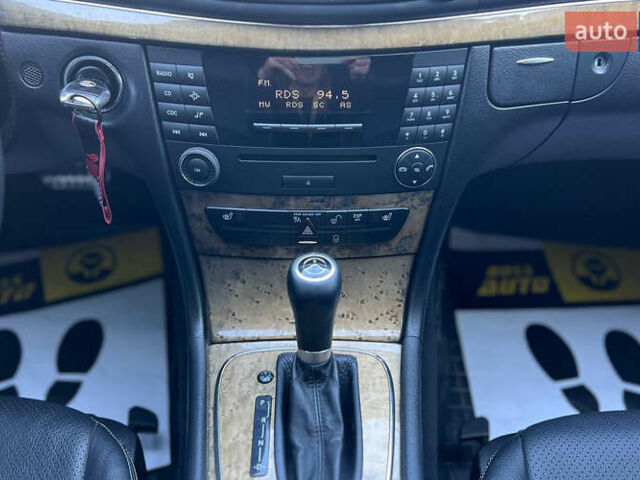 Черный Мерседес Е-Класс, объемом двигателя 3 л и пробегом 230 тыс. км за 8800 $, фото 15 на Automoto.ua