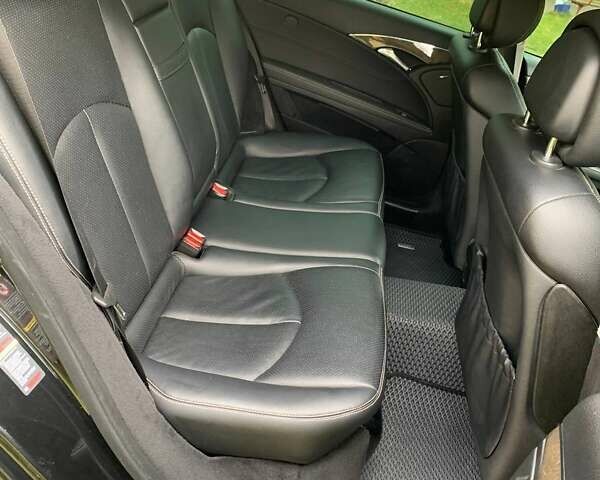 Чорний Мерседес Е-Клас, об'ємом двигуна 2.99 л та пробігом 370 тис. км за 8500 $, фото 16 на Automoto.ua