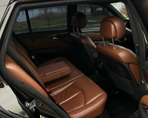 Черный Мерседес Е-Класс, объемом двигателя 2.99 л и пробегом 320 тыс. км за 9000 $, фото 2 на Automoto.ua