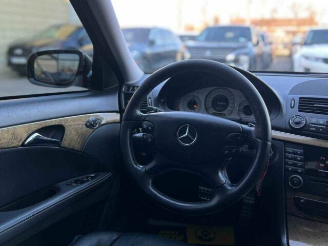 Черный Мерседес Е-Класс, объемом двигателя 3 л и пробегом 230 тыс. км за 8800 $, фото 12 на Automoto.ua