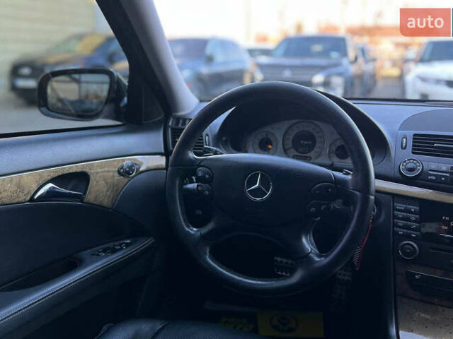 Черный Мерседес Е-Класс, объемом двигателя 3 л и пробегом 230 тыс. км за 8800 $, фото 12 на Automoto.ua