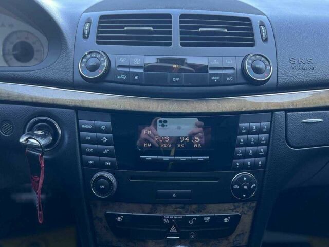 Черный Мерседес Е-Класс, объемом двигателя 3 л и пробегом 230 тыс. км за 8800 $, фото 16 на Automoto.ua