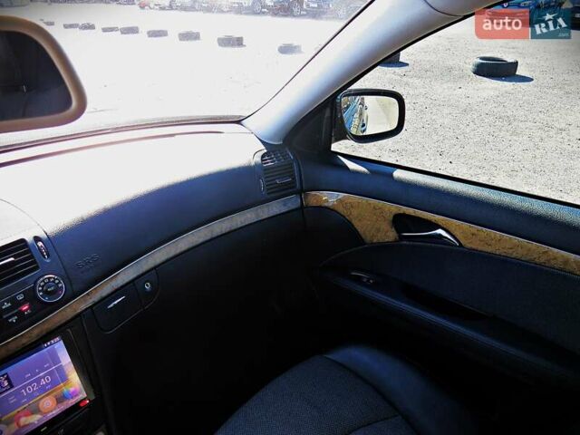 Черный Мерседес Е-Класс, объемом двигателя 2.99 л и пробегом 329 тыс. км за 6300 $, фото 12 на Automoto.ua