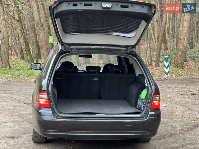 Черный Мерседес Е-Класс, объемом двигателя 2.99 л и пробегом 430 тыс. км за 8400 $, фото 3 на Automoto.ua