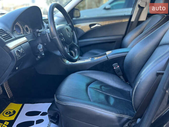 Черный Мерседес Е-Класс, объемом двигателя 3 л и пробегом 230 тыс. км за 8800 $, фото 9 на Automoto.ua