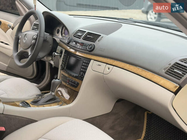 Черный Мерседес Е-Класс, объемом двигателя 3 л и пробегом 350 тыс. км за 7700 $, фото 26 на Automoto.ua