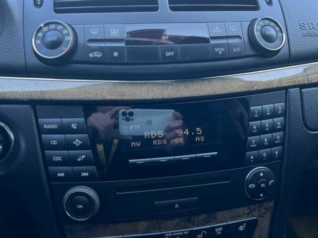 Черный Мерседес Е-Класс, объемом двигателя 3 л и пробегом 230 тыс. км за 8800 $, фото 14 на Automoto.ua