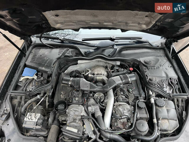 Черный Мерседес Е-Класс, объемом двигателя 2.99 л и пробегом 430 тыс. км за 8400 $, фото 16 на Automoto.ua