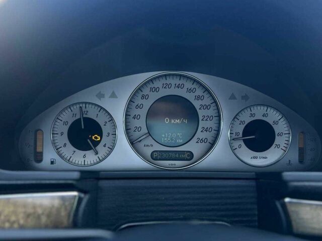 Черный Мерседес Е-Класс, объемом двигателя 3 л и пробегом 230 тыс. км за 8800 $, фото 11 на Automoto.ua
