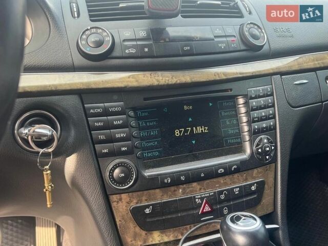 Черный Мерседес Е-Класс, объемом двигателя 3 л и пробегом 375 тыс. км за 8290 $, фото 37 на Automoto.ua