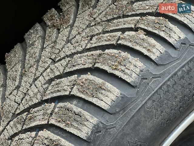 Черный Мерседес Е-Класс, объемом двигателя 2.99 л и пробегом 430 тыс. км за 8400 $, фото 18 на Automoto.ua