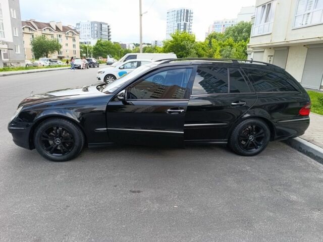 Черный Мерседес Е-Класс, объемом двигателя 2.1 л и пробегом 454 тыс. км за 7300 $, фото 11 на Automoto.ua