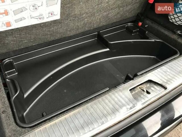 Черный Мерседес Е-Класс, объемом двигателя 2.15 л и пробегом 330 тыс. км за 8200 $, фото 15 на Automoto.ua