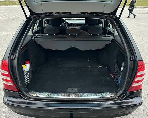 Черный Мерседес Е-Класс, объемом двигателя 2.1 л и пробегом 272 тыс. км за 5500 $, фото 2 на Automoto.ua