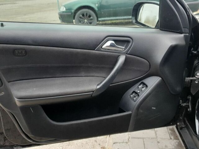 Черный Мерседес Е-Класс, объемом двигателя 2.1 л и пробегом 272 тыс. км за 5500 $, фото 7 на Automoto.ua