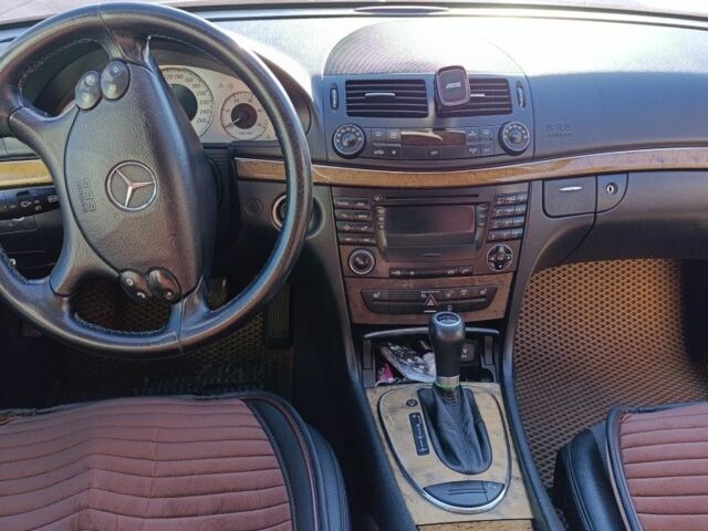 Черный Мерседес Е-Класс, объемом двигателя 2.1 л и пробегом 454 тыс. км за 7300 $, фото 3 на Automoto.ua