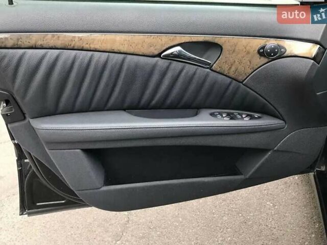 Черный Мерседес Е-Класс, объемом двигателя 2.15 л и пробегом 330 тыс. км за 8200 $, фото 9 на Automoto.ua