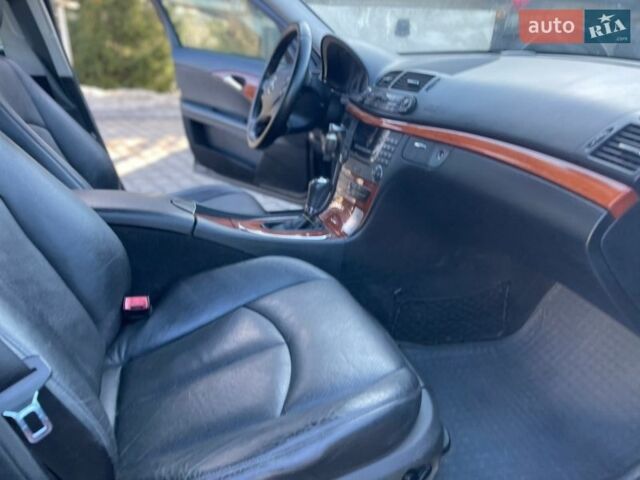 Чорний Мерседес Е-Клас, об'ємом двигуна 1.8 л та пробігом 266 тис. км за 5999 $, фото 12 на Automoto.ua