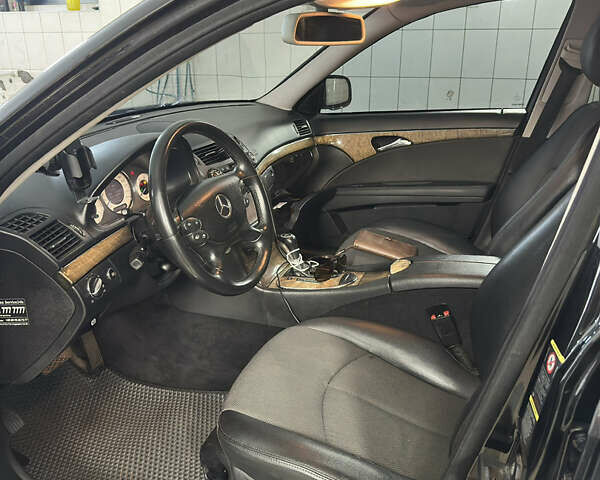 Чорний Мерседес Е-Клас, об'ємом двигуна 3 л та пробігом 525 тис. км за 10500 $, фото 6 на Automoto.ua
