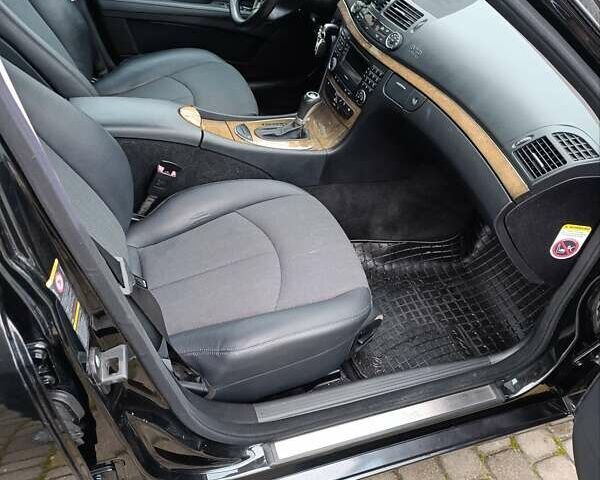 Черный Мерседес Е-Класс, объемом двигателя 2.99 л и пробегом 318 тыс. км за 8200 $, фото 14 на Automoto.ua