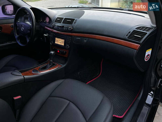 Чорний Мерседес Е-Клас, об'ємом двигуна 2.1 л та пробігом 236 тис. км за 7999 $, фото 26 на Automoto.ua
