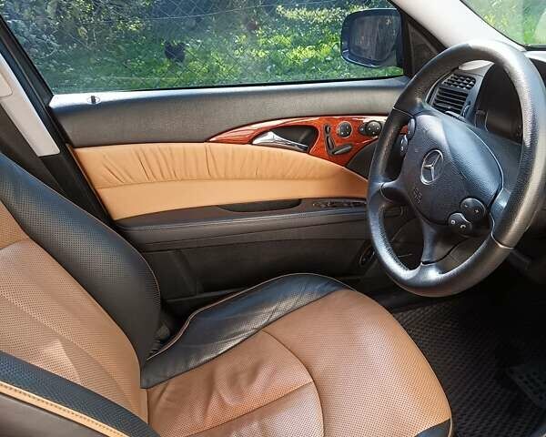 Черный Мерседес Е-Класс, объемом двигателя 2.99 л и пробегом 370 тыс. км за 9600 $, фото 6 на Automoto.ua