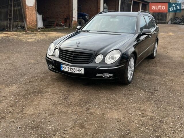 Черный Мерседес Е-Класс, объемом двигателя 2.99 л и пробегом 319 тыс. км за 8400 $, фото 11 на Automoto.ua