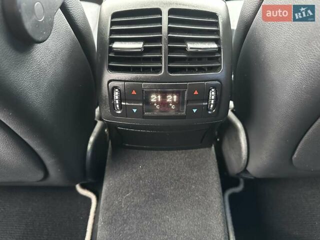 Черный Мерседес Е-Класс, объемом двигателя 2.2 л и пробегом 258 тыс. км за 11500 $, фото 46 на Automoto.ua