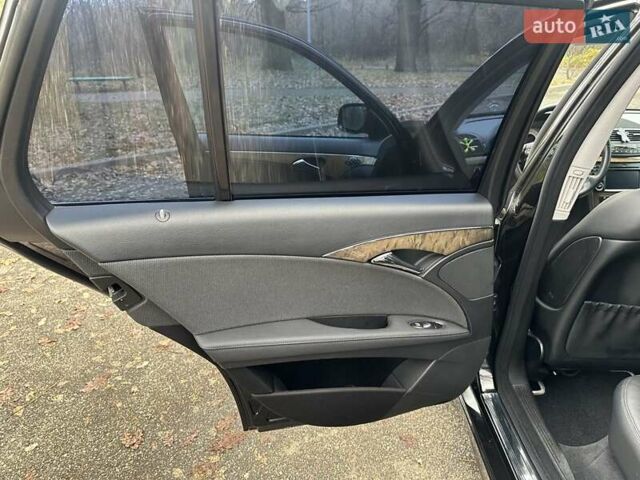 Черный Мерседес Е-Класс, объемом двигателя 2.15 л и пробегом 258 тыс. км за 11999 $, фото 48 на Automoto.ua