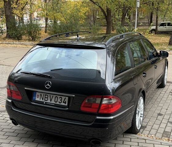 Черный Мерседес Е-Класс, объемом двигателя 3 л и пробегом 300 тыс. км за 4900 $, фото 7 на Automoto.ua