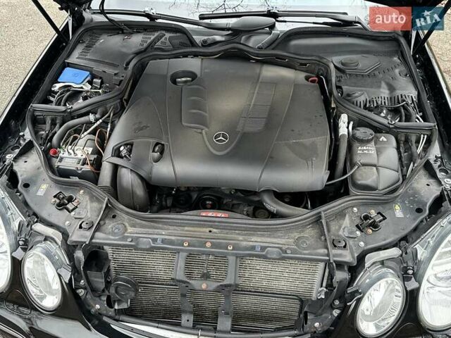 Черный Мерседес Е-Класс, объемом двигателя 2.2 л и пробегом 258 тыс. км за 11500 $, фото 73 на Automoto.ua