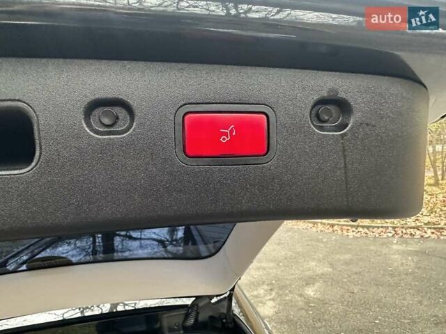 Черный Мерседес Е-Класс, объемом двигателя 2.2 л и пробегом 258 тыс. км за 11500 $, фото 50 на Automoto.ua