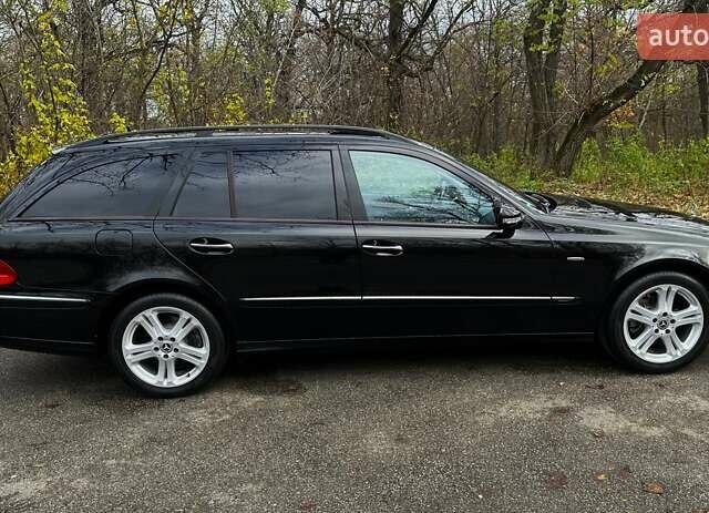 Черный Мерседес Е-Класс, объемом двигателя 2.15 л и пробегом 258 тыс. км за 11999 $, фото 16 на Automoto.ua