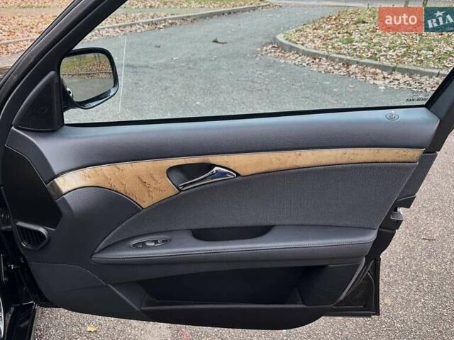 Черный Мерседес Е-Класс, объемом двигателя 2.15 л и пробегом 258 тыс. км за 11999 $, фото 59 на Automoto.ua