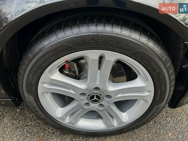 Черный Мерседес Е-Класс, объемом двигателя 2.2 л и пробегом 258 тыс. км за 11500 $, фото 19 на Automoto.ua