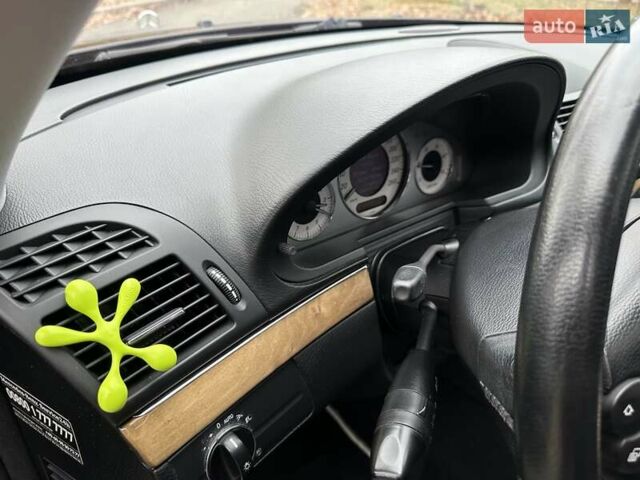 Черный Мерседес Е-Класс, объемом двигателя 2.15 л и пробегом 258 тыс. км за 11999 $, фото 64 на Automoto.ua