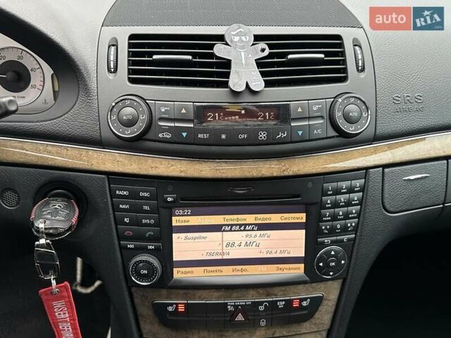 Черный Мерседес Е-Класс, объемом двигателя 2.15 л и пробегом 258 тыс. км за 11999 $, фото 68 на Automoto.ua