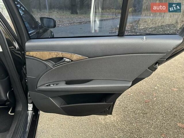 Черный Мерседес Е-Класс, объемом двигателя 2.2 л и пробегом 258 тыс. км за 11500 $, фото 54 на Automoto.ua