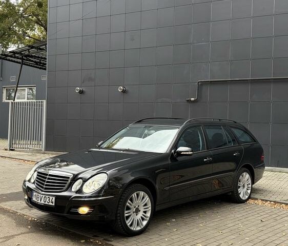 Черный Мерседес Е-Класс, объемом двигателя 3 л и пробегом 300 тыс. км за 4900 $, фото 1 на Automoto.ua